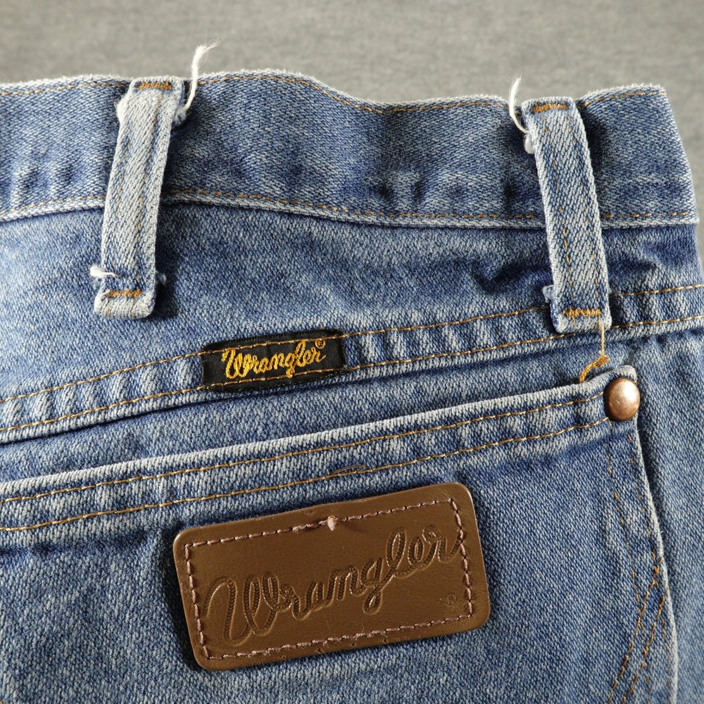 Wrangler Jeans Men 40x34 Blue Straight Leg Cowboy Cut Denim Workwear Regular Fit - Picture 3 of 9